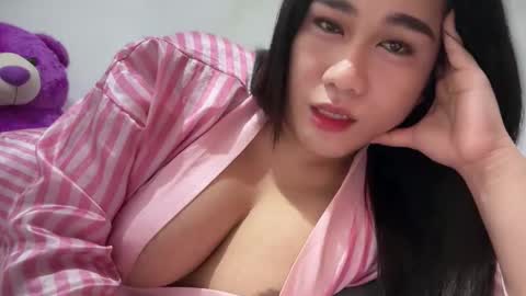 Snapshot of pinay_sofiexx chatting on April 29, 3:49 pm sofielove online show from April 29, 3:49 pm