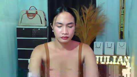 Snapshot of pinaycutie_jilian chatting on October 10, 12:04 pm jilian  online show from October 10, 12:04 pm