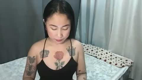 yumie  online show from April 8, 11:54 am