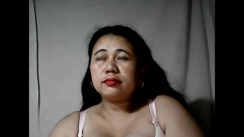 Snapshot of pinaymama12345 chatting on February 25, 1:09 am pinaymama12345 online show from February 25, 1:09 am