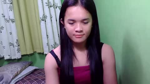 Snapshot of pinaymorena_rhowe chatting on December 17, 4:34 am pinaymorena_rhowe online show from December 17, 4:34 am