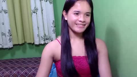 Snapshot of pinaymorena_rhowe chatting on January 12, 1:37 pm pinaymorena_rhowe online show from January 12, 1:37 pm