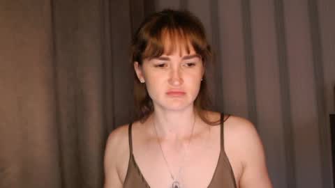 Snapshot of pineapple__mood chatting on April 22, 8:17 am online show from April 22, 8:17 am