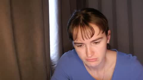Snapshot of pineapple__mood chatting on June 21, 5:43 am online show from June 21, 5:43 am