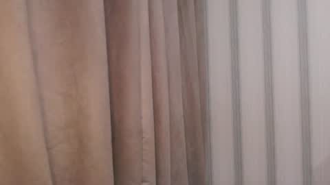 Snapshot of pineapple__mood chatting on June 28, 8:20 am online show from June 28, 8:20 am