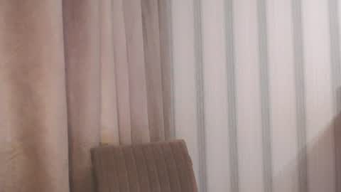 Snapshot of pineapple__mood chatting on June 29, 10:15 am online show from June 29, 10:15 am