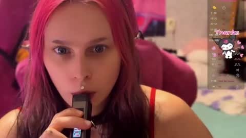 Snapshot of pineapple_dope chatting on July 17, 1:01 am Nancy online show from July 17, 1:01 am