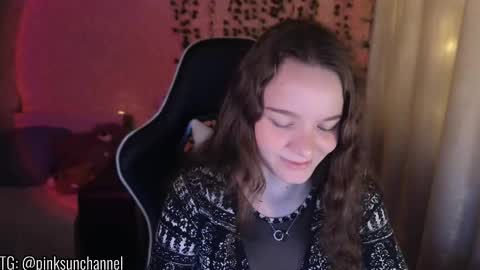 Snapshot of pink__sun chatting on November 16, 6:57 pm Stephanie online show from November 16, 6:57 pm