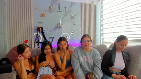 Snapshot of pink_as chatting on February 5, 1:38 pm pink_as online show from February 5, 1:38 pm