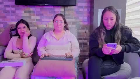 Snapshot of pink_as chatting on February 17, 2:24 pm pink_as online show from February 17, 2:24 pm