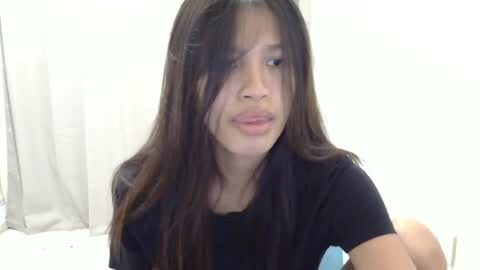 Snapshot of pink_bubbles011 chatting on June 11, 8:34 am pink_bubbles011 online show from June 11, 8:34 am