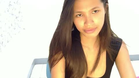 Snapshot of pink_bubbles011 chatting on June 18, 9:14 am pink_bubbles011 online show from June 18, 9:14 am