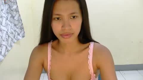 Snapshot of pink_bubbles011 chatting on June 30, 7:09 am pink_bubbles011 online show from June 30, 7:09 am
