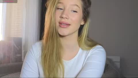 Snapshot of pink_rosee_ chatting on December 25, 3:40 am online show from December 25, 3:40 am