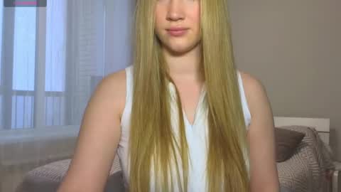 Snapshot of pink_rosee_ chatting on February 11, 3:08 am online show from February 11, 3:08 am