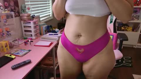 Snapshot of pinkcheetodomain chatting on January 18, 4:22 pm pinkcheetodomain online show from January 18, 4:22 pm