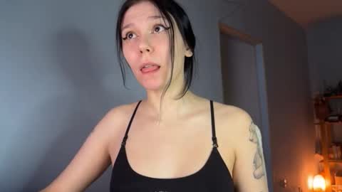 pinkdollylovv online show from February 3, 8:25 pm