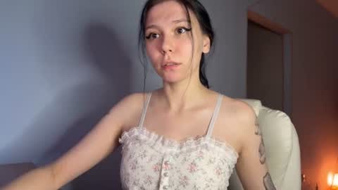 pinkdollylovv online show from June 11, 9:24 pm