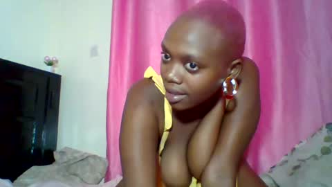 Snapshot of pinkdomina01 chatting on June 28, 9:32 pm pinkdomina01 online show from June 28, 9:32 pm