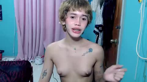 Snapshot of pinke_princesx1 chatting on April 26, 3:15 am Cherry online show from April 26, 3:15 am