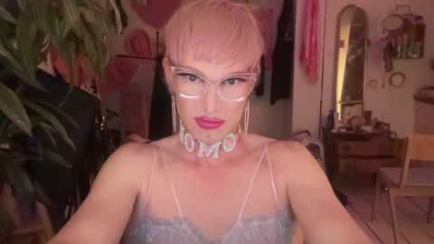 Snapshot of pinkfag chatting on April 27, 6:39 pm pinkfag online show from April 27, 6:39 pm