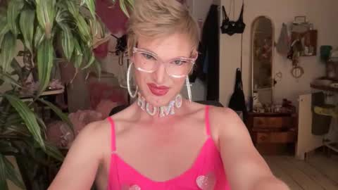 Snapshot of pinkfag chatting on June 2, 3:47 pm pinkfag online show from June 2, 3:47 pm