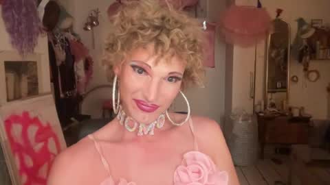 Snapshot of pinkfag chatting on July 30, 2:38 pm pinkfag online show from July 30, 2:38 pm