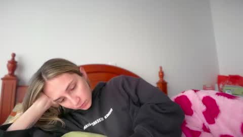Snapshot of pinkilola chatting on June 25, 4:33 pm Pinkilola online show from June 25, 4:33 pm