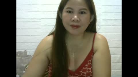 Snapshot of pinkishpusiemom18 chatting on January 17, 8:22 pm pinkishpusiemom18 online show from January 17, 8:22 pm