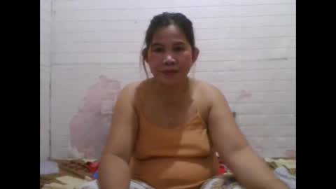 Snapshot of pinkishpusiemom18 chatting on May 16, 12:15 pm pinkishpusiemom18 online show from May 16, 12:15 pm