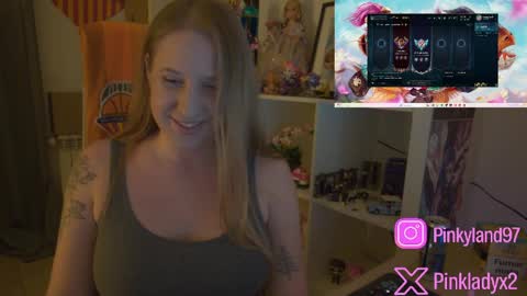 Snapshot of pinkladyx2 chatting on April 24, 9:50 pm pinkladyx2 online show from April 24, 9:50 pm