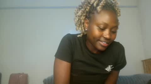 Snapshot of pinklover2003 chatting on June 11, 8:51 pm Serena online show from June 11, 8:51 pm