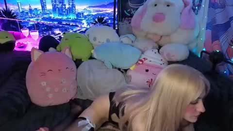 Gwenie online show from September 24, 7:50 pm