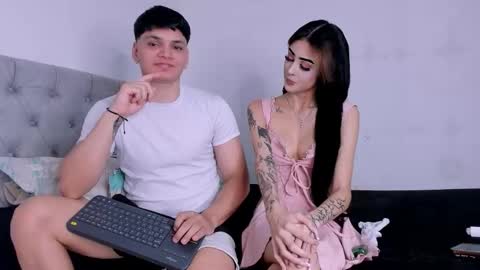 Snapshot of pinksmile_1 chatting on September 16, 12:22 am pinksmile_1 online show from September 16, 12:22 am