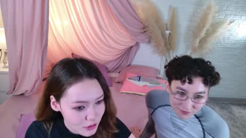 Li long hair and Rude short hair online show from April 3, 9:02 pm