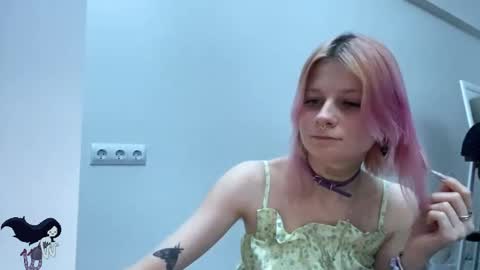 Snapshot of pinkvampire chatting on October 23, 9:24 pm Sara online show from October 23, 9:24 pm