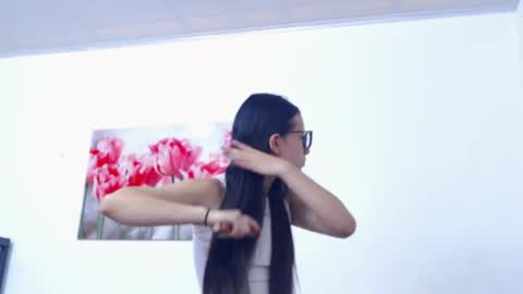 pinky_f00x online show from March 30, 7:15 pm