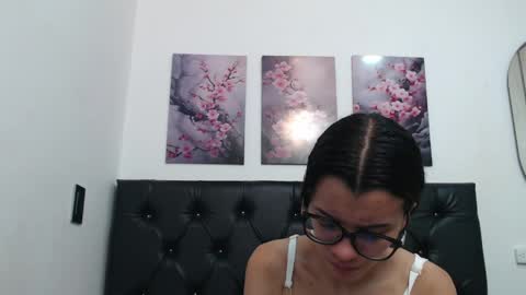 Snapshot of pinky_f00x chatting on April 25, 7:11 pm pinky_f00x online show from April 25, 7:11 pm