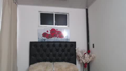 Snapshot of pinky_f00x chatting on April 28, 7:30 pm pinky_f00x online show from April 28, 7:30 pm