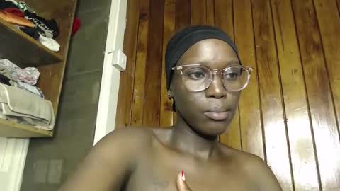 Snapshot of pinky_lips1 chatting on April 25, 7:22 pm pinky_lips1 online show from April 25, 7:22 pm