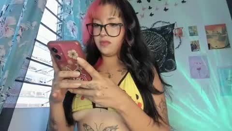 Snapshot of pinky_promiseex chatting on June 26, 10:58 pm pinky_promiseex online show from June 26, 10:58 pm