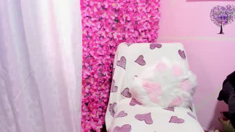 Snapshot of pinky_purr chatting on October 1, 2:12 pm Pinky Purr online show from October 1, 2:12 pm