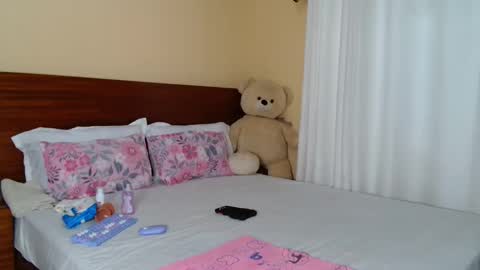 Snapshot of pinkysmiles chatting on June 11, 5:05 am Pinky online show from June 11, 5:05 am
