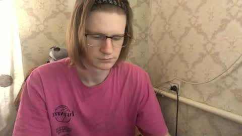 Snapshot of pinochetti chatting on June 15, 12:07 pm Incubus online show from June 15, 12:07 pm