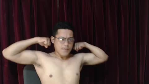 Snapshot of pinoy_bigcummer chatting on April 3, 1:36 am pinoy_bigcummer online show from April 3, 1:36 am