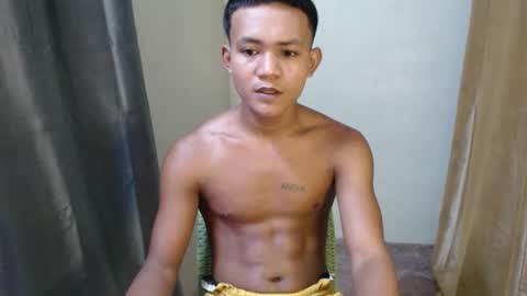 Snapshot of pinoy_fucker18 chatting on April 10, 5:45 am pinoy_fucker18 online show from April 10, 5:45 am
