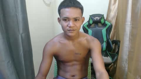 Snapshot of pinoy_fucker18 chatting on April 11, 6:29 am pinoy_fucker18 online show from April 11, 6:29 am