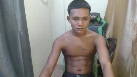 Snapshot of pinoy_fucker18 chatting on April 11, 7:45 am pinoy_fucker18 online show from April 11, 7:45 am