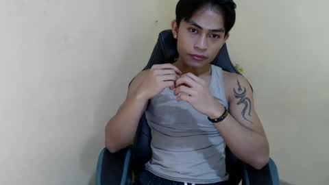 Snapshot of pinoy_palautogxxx chatting on December 5, 8:34 am pinoy_palautogxxx online show from December 5, 8:34 am