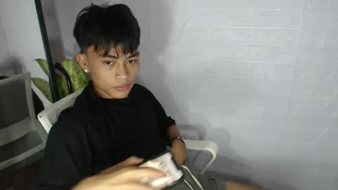 Snapshot of pinoy_palautogxxx chatting on February 13, 4:47 pm pinoy_palautogxxx online show from February 13, 4:47 pm